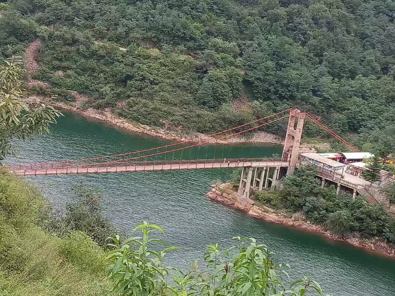 木質(zhì)吊橋